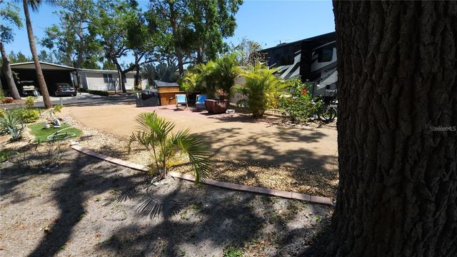 3300 26TH AVENUE E 127, Bradenton, FL 34208