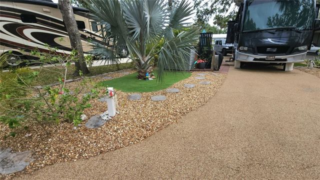 3300 26TH AVENUE E 127, Bradenton, FL 34208