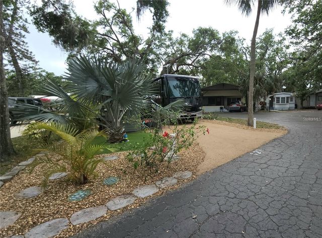 3300 26TH AVENUE E 127, Bradenton, FL 34208