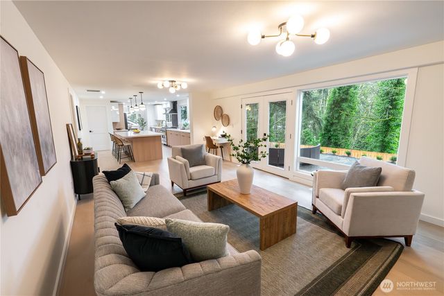 18513 NE 19th Place, Bellevue, WA 98008