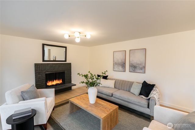 18513 NE 19th Place, Bellevue, WA 98008