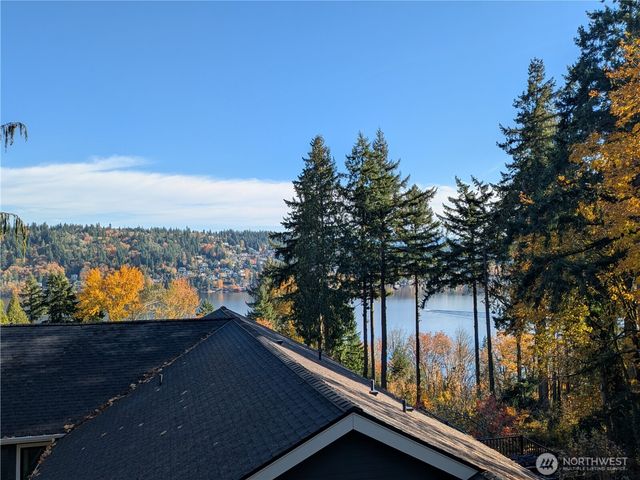 18513 NE 19th Place, Bellevue, WA 98008