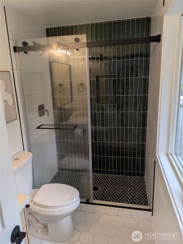 18513 NE 19th Place, Bellevue, WA 98008