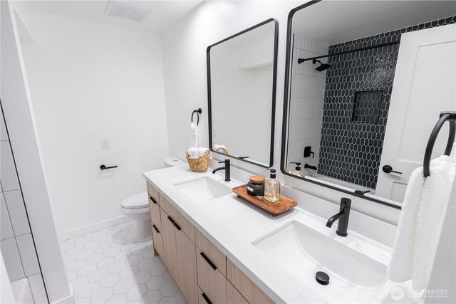 18513 NE 19th Place, Bellevue, WA 98008