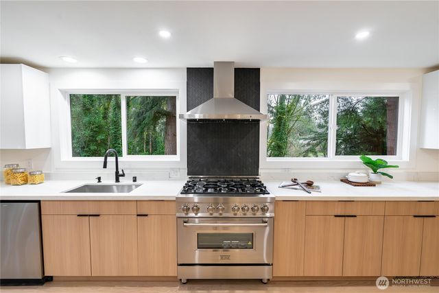 18513 NE 19th Place, Bellevue, WA 98008