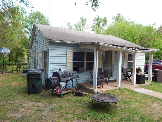 212 BORDER, Gilmer, TX 75644