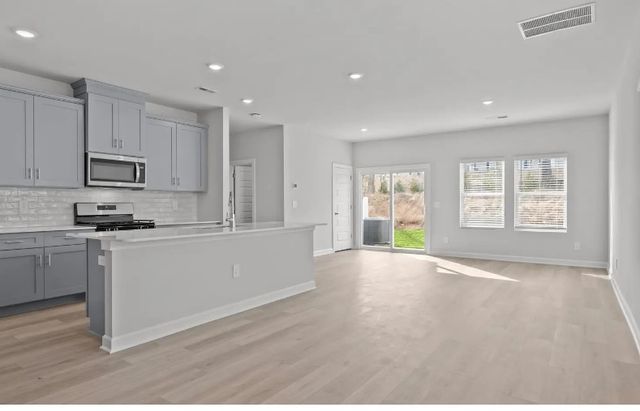 433 Blissful Court, Taylors, SC 29687