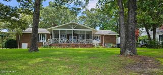 303 E Arrowhead Drive, Clinton, NC 28328