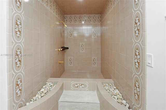 2220 SW 90th Ave, Miami, FL 33165