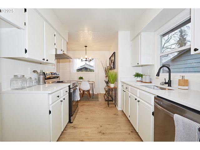 6527 Se 77TH Ave, Portland, OR 97206