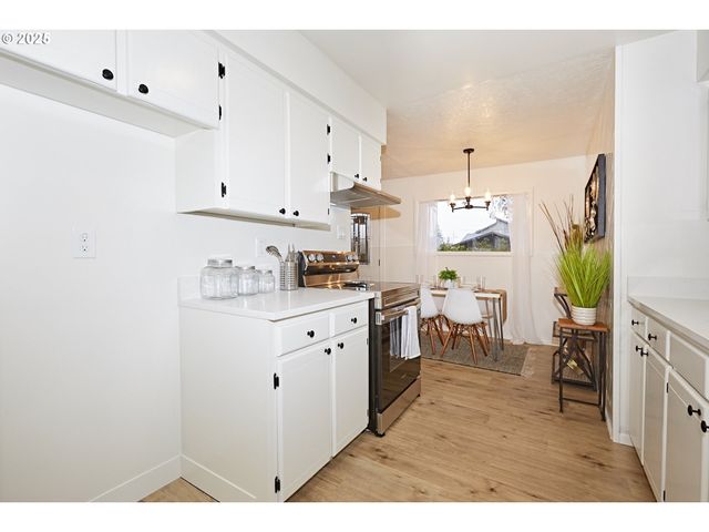 6527 Se 77TH Ave, Portland, OR 97206