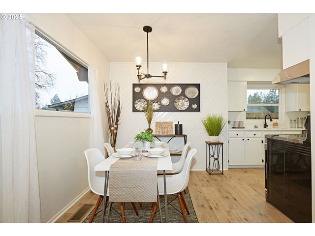 6527 Se 77TH Ave, Portland, OR 97206