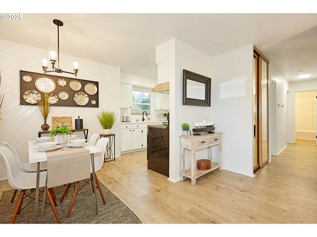 6527 Se 77TH Ave, Portland, OR 97206