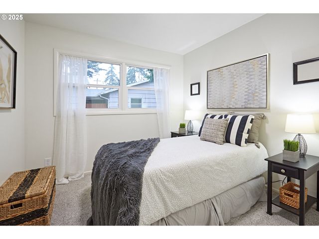 6527 Se 77TH Ave, Portland, OR 97206