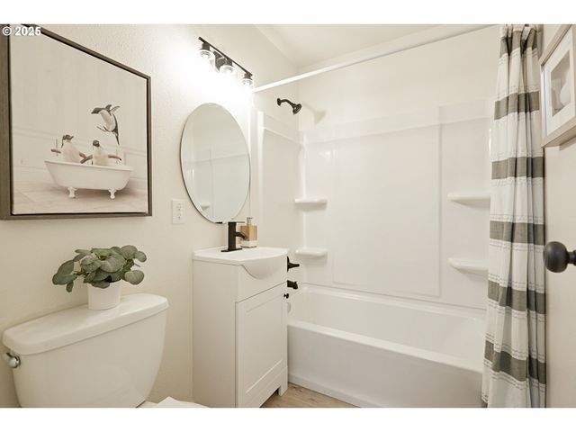 6527 Se 77TH Ave, Portland, OR 97206