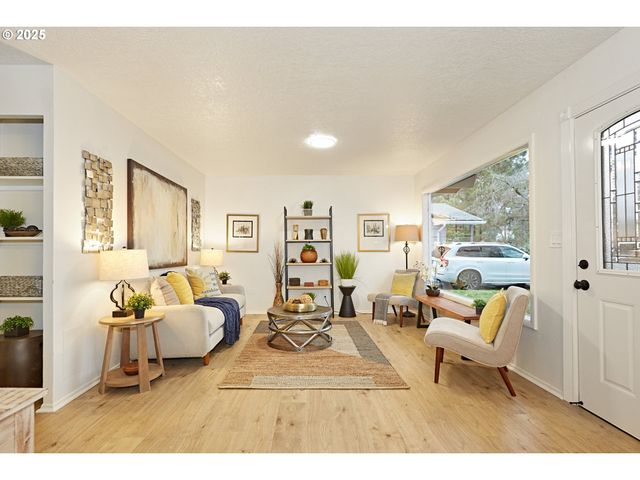 6527 Se 77TH Ave, Portland, OR 97206