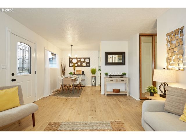 6527 Se 77TH Ave, Portland, OR 97206