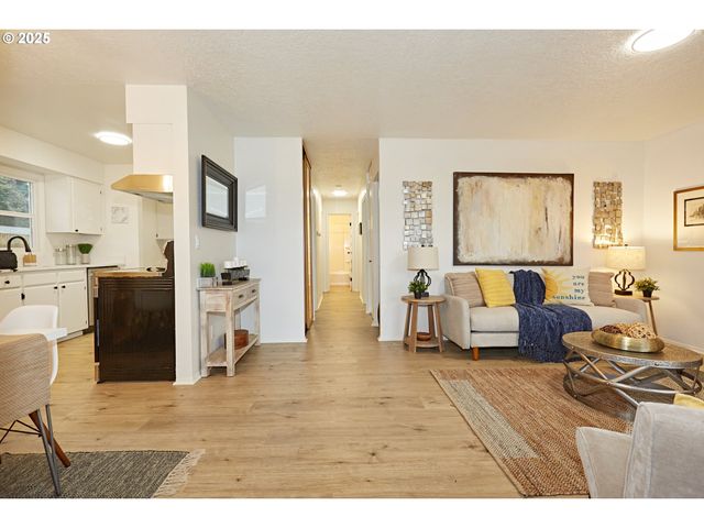 6527 Se 77TH Ave, Portland, OR 97206