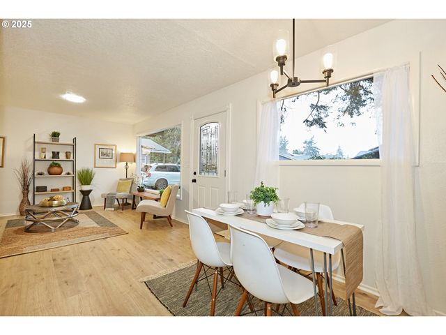 6527 Se 77TH Ave, Portland, OR 97206