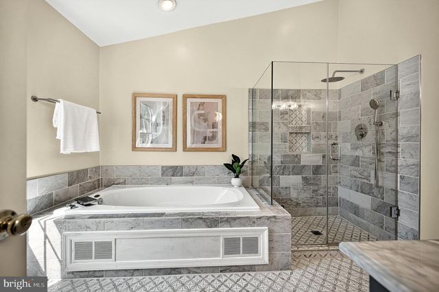 8006 TREVOR PL, Vienna, VA 22182