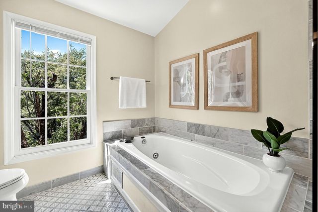 8006 TREVOR PL, Vienna, VA 22182