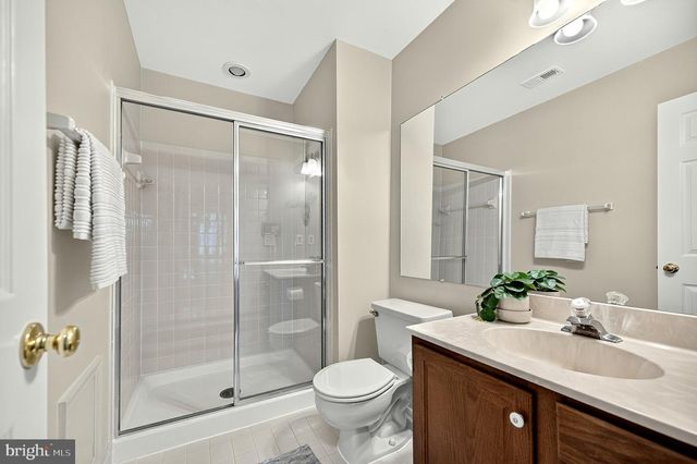 8006 TREVOR PL, Vienna, VA 22182