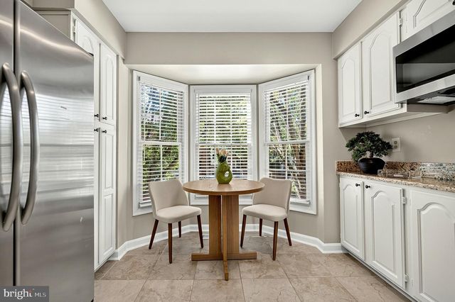 8006 TREVOR PL, Vienna, VA 22182