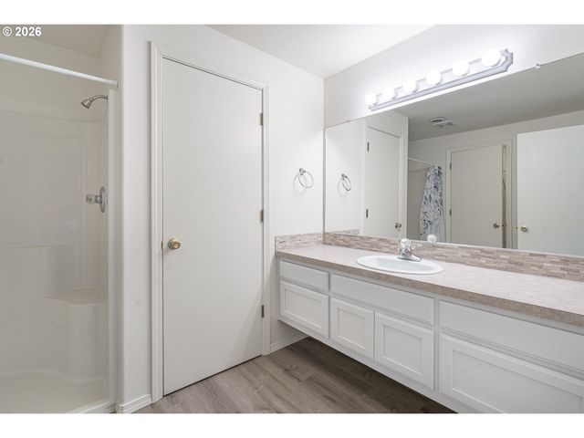 1667 WENDY St Ne, Salem, OR 97305