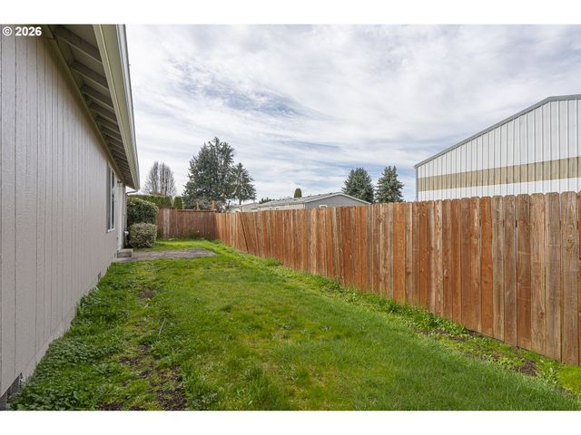 1667 WENDY St Ne, Salem, OR 97305