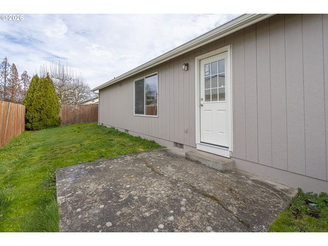 1667 WENDY St Ne, Salem, OR 97305