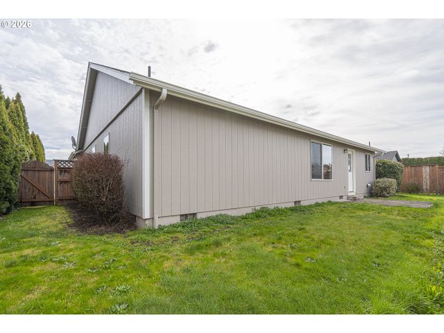 1667 WENDY St Ne, Salem, OR 97305