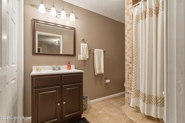 7210 Rambo Way, Louisville, KY 40228