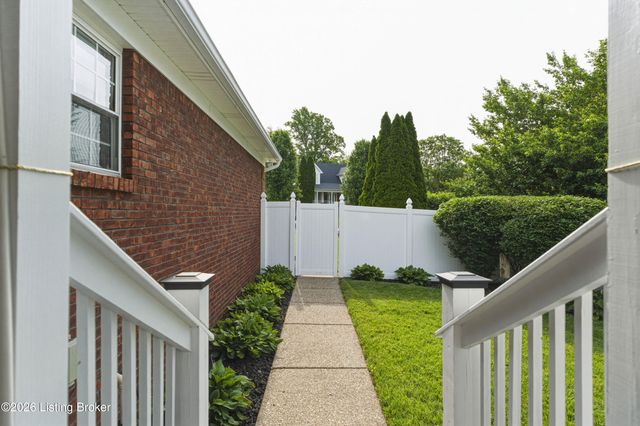 7210 Rambo Way, Louisville, KY 40228