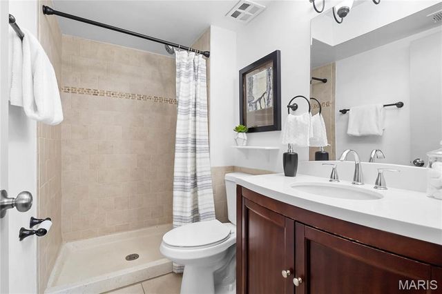 13453 Coliseum Drive E, Chesterfield, MO 63017