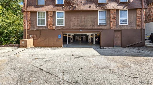 13453 Coliseum Drive E, Chesterfield, MO 63017