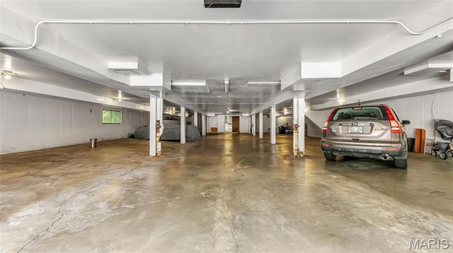 13453 Coliseum Drive E, Chesterfield, MO 63017