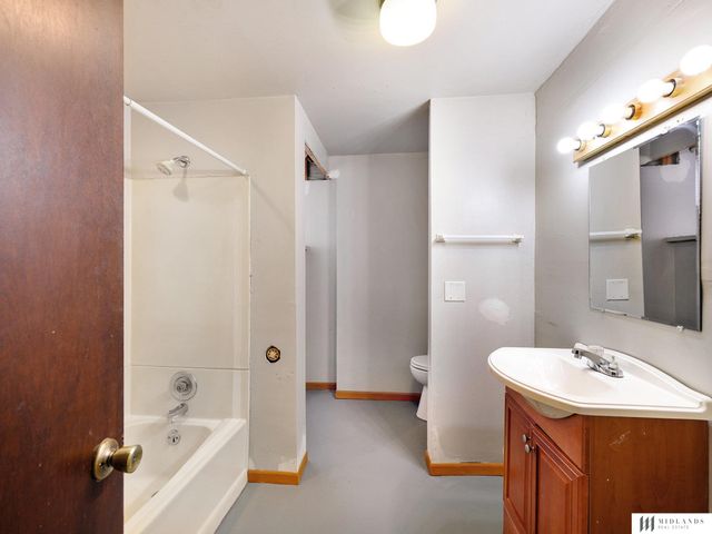 8623 C Street, Omaha, NE 68124