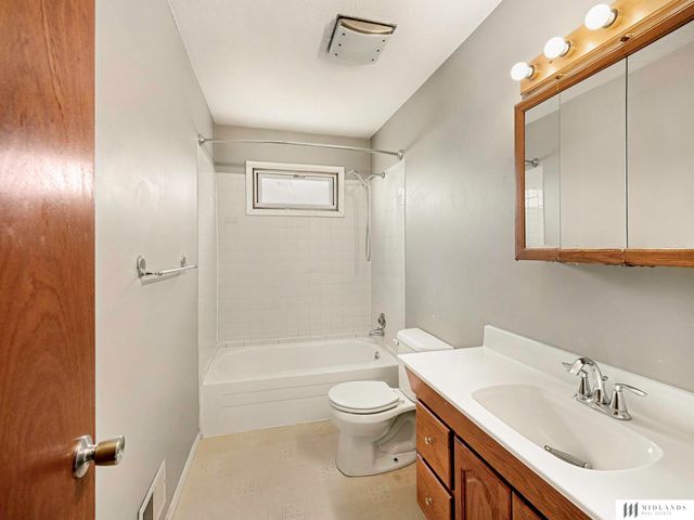 8623 C Street, Omaha, NE 68124