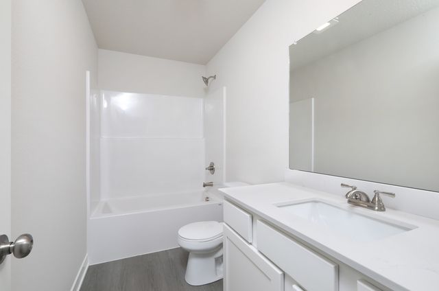 813 3rd Street NW, Bondurant, IA 50035