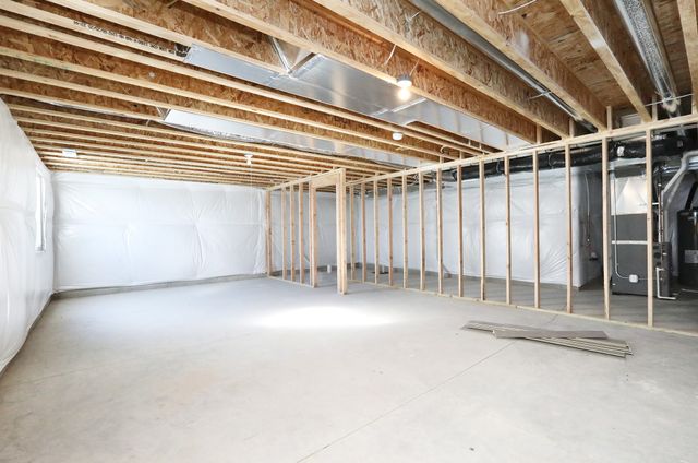 813 3rd Street NW, Bondurant, IA 50035