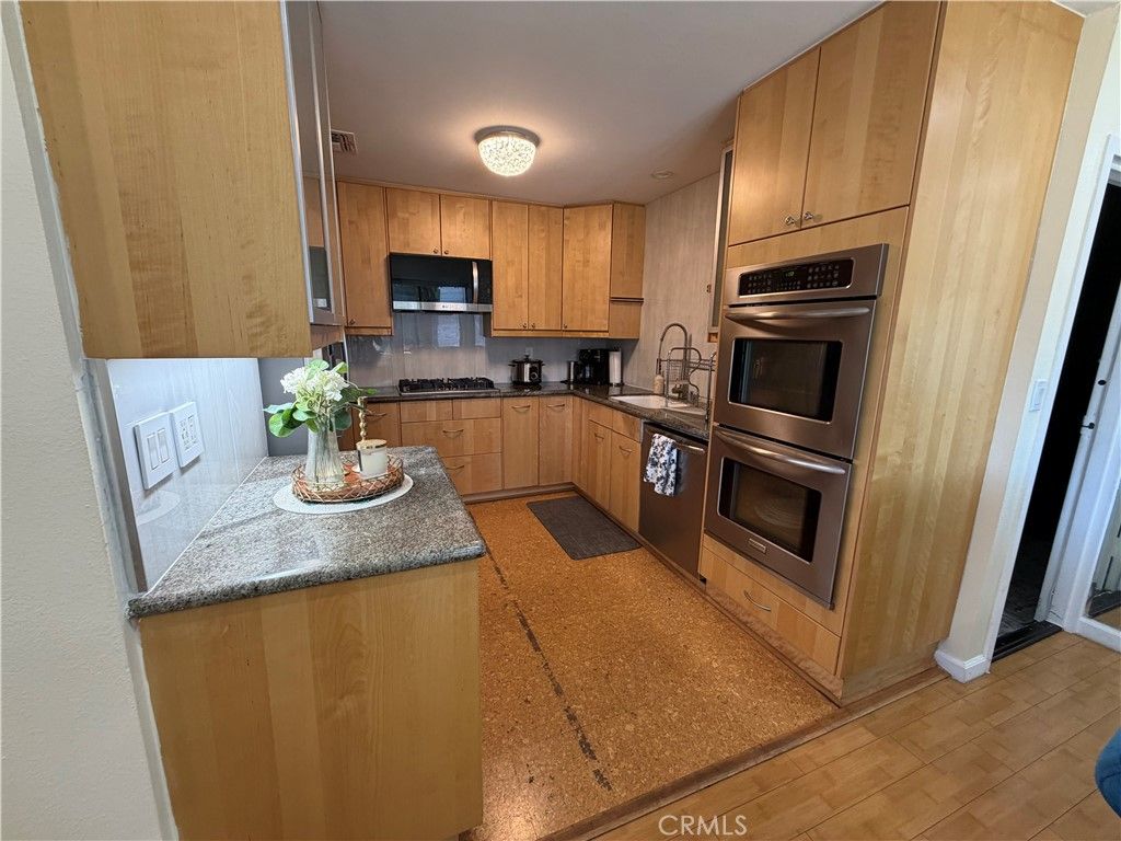 19231 Sherman Way 36, Los Angeles, CA 91335 — photo 5