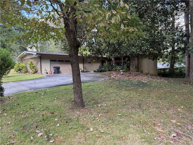 2550 Headland Drive, East Point, GA 30344