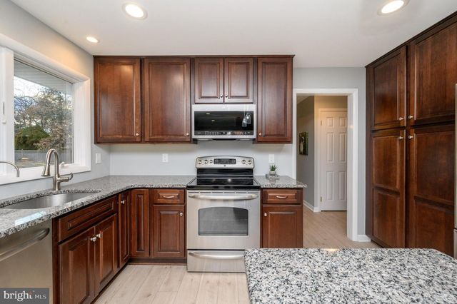 12 DAVISON RD, Hightstown, NJ 08520