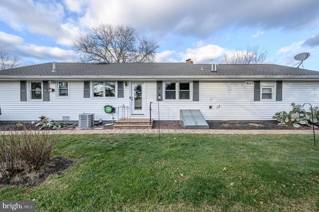 12 DAVISON RD, Hightstown, NJ 08520