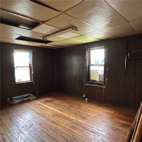 500 4th St, Marianna Boro, PA 15345