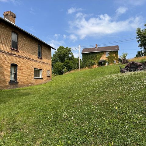 500 4th St, Marianna Boro, PA 15345
