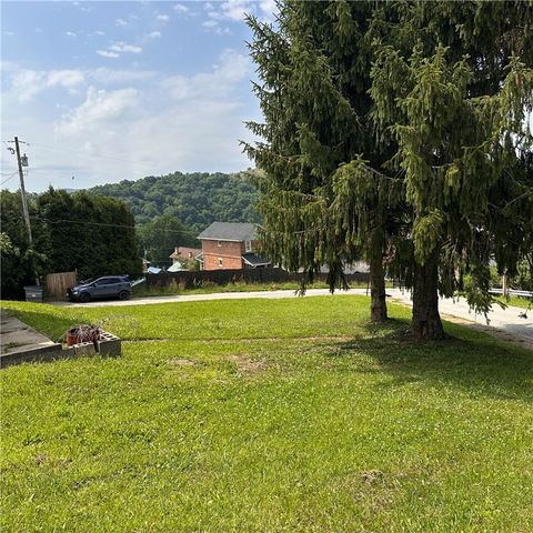 500 4th St, Marianna Boro, PA 15345