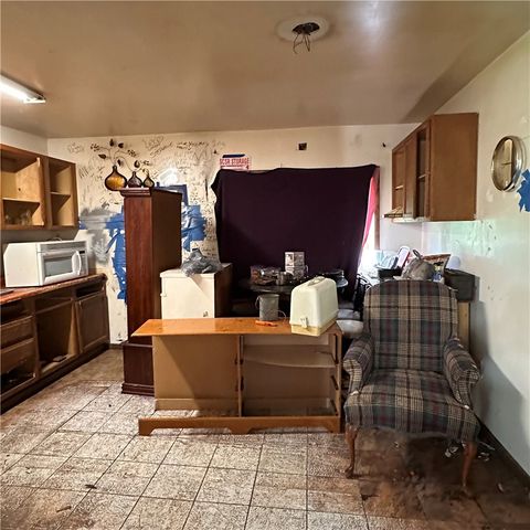 500 4th St, Marianna Boro, PA 15345
