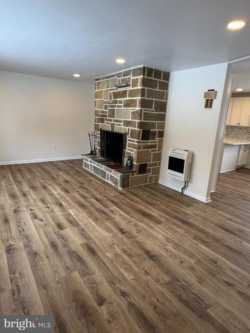 3510 CARLISLE RD, Dover, PA 17315