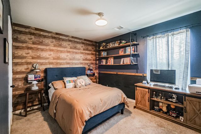 107 Saw Mill Ridge, Rosharon, TX 77583